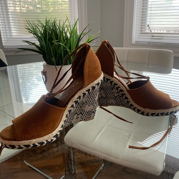 Wedges - Picture 2 of 2